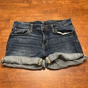 GAP Women’s Denim Short Shorts, Size 4, Excellent Condition!! Cute!!